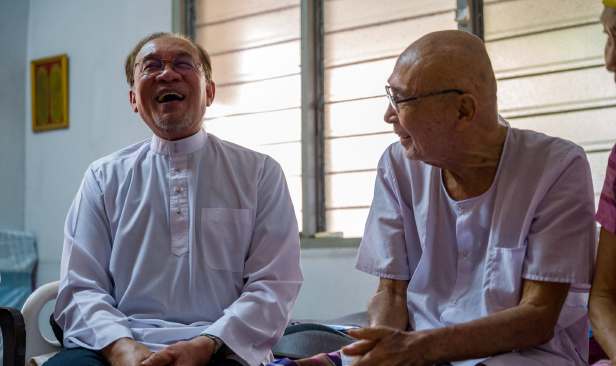 Anwar ziarah sahabat lama, Syed Hamid di Batu Pahat