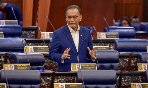 Lebih 3,500 pegawai perubatan tinggalkan sektor awam antara 2023 hingga 2025 - Menteri Kesihatan