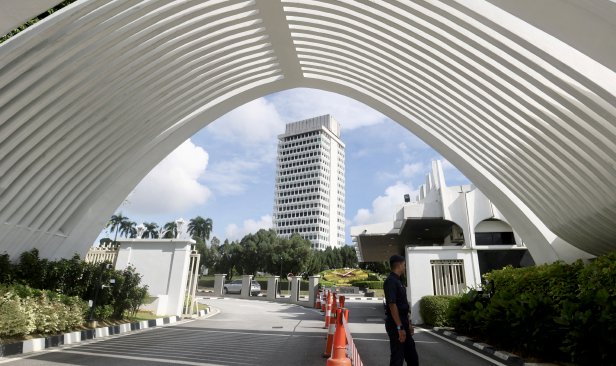 PAC bentang enam penyata di Dewan Rakyat