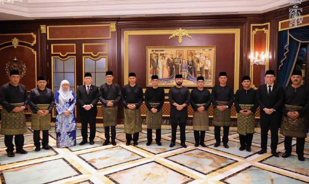 Tunku Mahkota Ismail  titah EXCO Johor berkhidmat penuh dedikasi demi rakyat