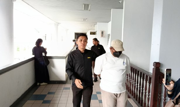 Pegawai Imigresen Melaka didakwa 7 pertuduhan terima rasuah bulanan daripada pengusaha restoran