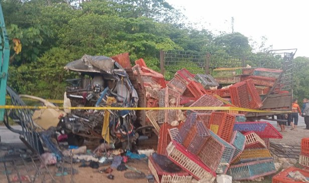 "Tolong keluarkan saya...", rayuan pemandu lori sebelum menghembus nafas terakhir