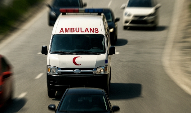 Pemandu, jururawat cedera ambulans terbabas di Jalan Kuala Kangsar-Gerik