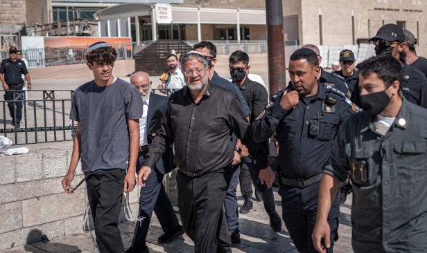 Ribuan penduduk Israel ceroboh kompleks Masjid Al-Aqsa, jemaah Palestin dihalang masuk tunai solat