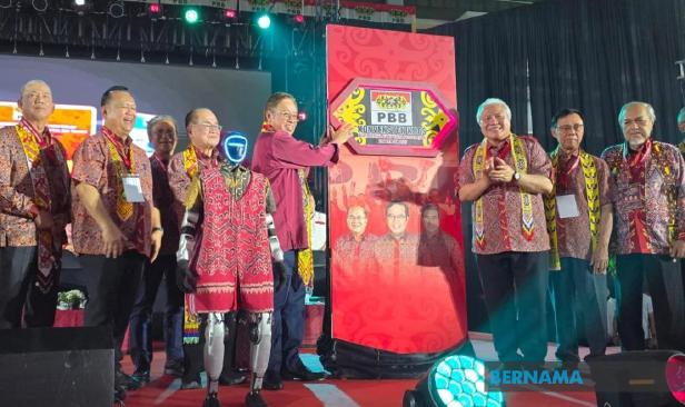 Rakyat Sarawak semakin tolak politik perkauman, mahukan pembangunan - Abang Johari