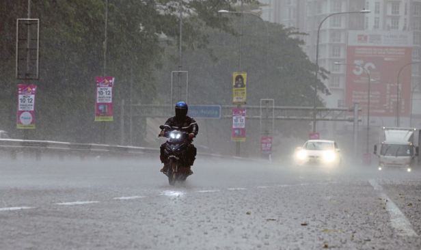 Ribut petir, hujan lebat di 5 negeri hingga 1 tengah hari ini