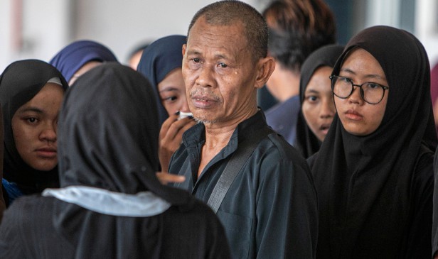Anak keluar temankan rakan ambil baju sebelum maut - Bapa