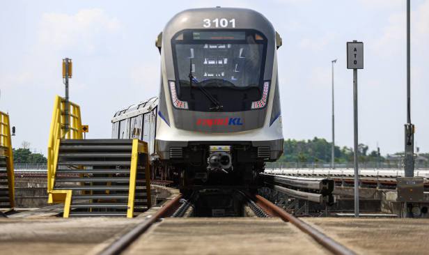 Sebahagian laluan pejalan kaki ke Stesen LRT Shah Alam siap esok, Persiaran Akuatik seterusnya
