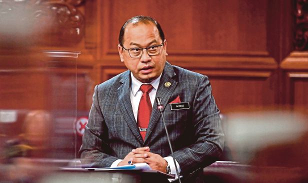 Ahmad Amzad dimasukkan ke IJN selepas pening, hampir pitam di Parlimen