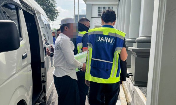 Mudir madrasah didenda RM5,000, 2 anak kena RM2,500 ingkar arahan tarikh mula puasa