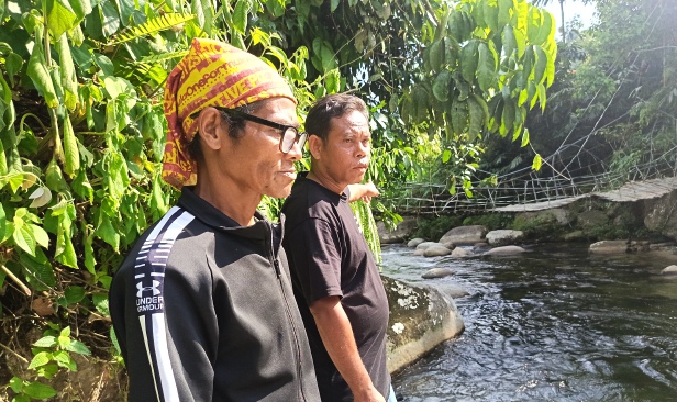 Jaslinda dengar nama dipanggil, bunyi wisel dalam hutan tapi tak nampak orang - Tok Batin