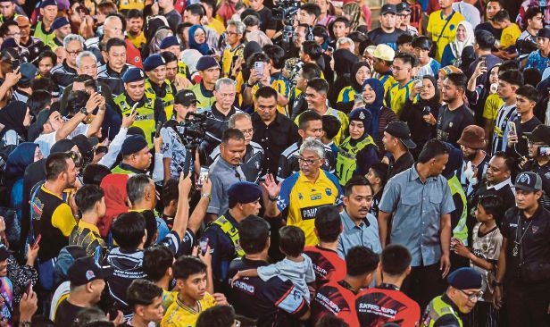 30,000 penonton meriahkan pelancaran Liga Bola Sepak Rakyat Pahang sempena Piala Al-Sultan Abdullah 2026