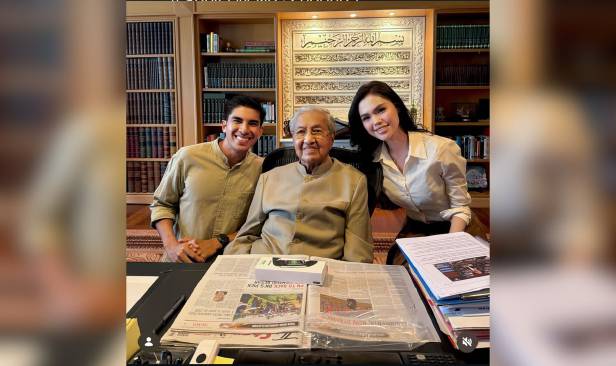 Tun M titip nasihat rumah tangga buat Bella Astillah, Syed Saddiq