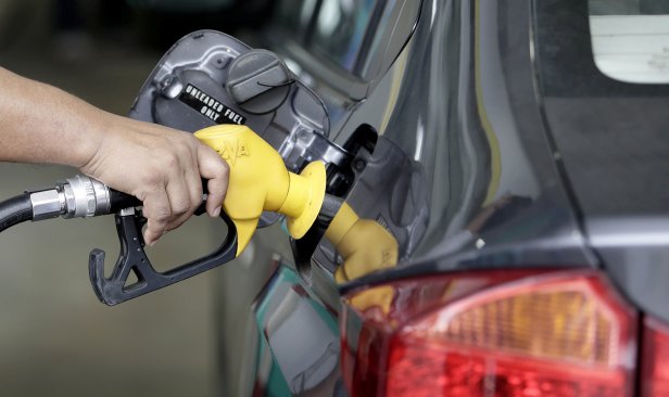 Negara perlu tampung RM27 bilion setahun biayai subsidi petrol jika harga dikurangkan 50 sen seliter - Penganalisis
