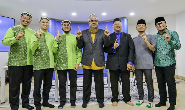 Makan malam amal himpun dana projek kemanusiaan