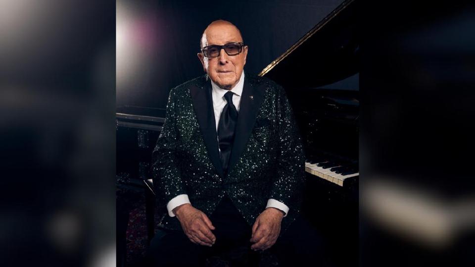 Mogul muzik, Clive Davis meninggal dunia