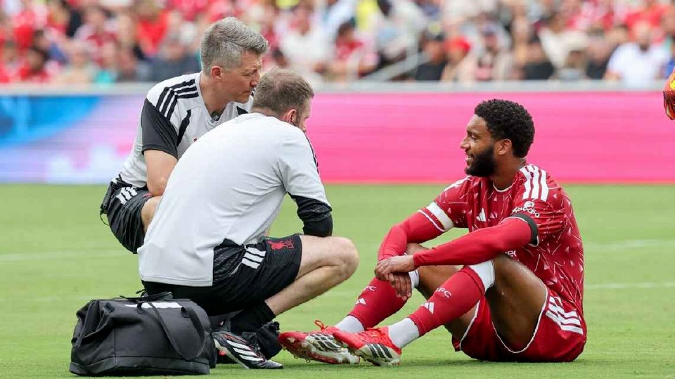 Kecederaan Gomez bayangi permulaan Iraola di Liverpool