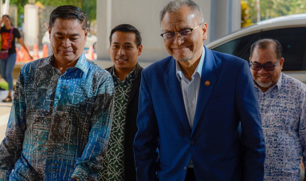Saman fitnah bukan bertujuan musnah karier politik Najib - Dzulkefly