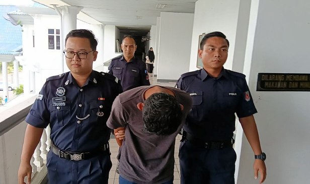 Kontraktor didakwa 2 kes amang seksual fizikal anak perempuan tiri berusia 12 tahun