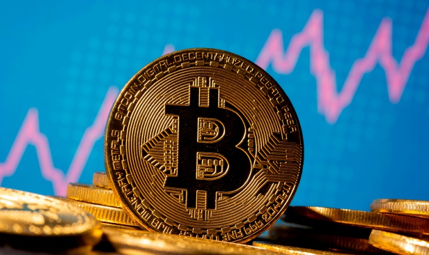 Harga bitcoin melonjak melepasi AS$66,000