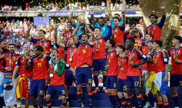80,000 penyokong mahu final Piala Dunia diulang