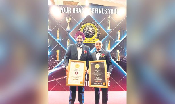 Azizulhasni terima anugerah 'Book of World Records' The BrandLaureate