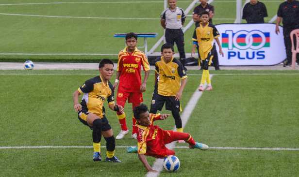 Adam Zakwan selamatkan rekod tanpa kalah SMK Shah Alam