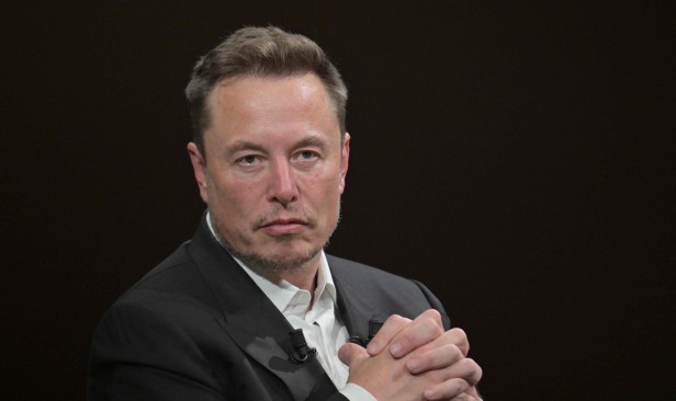 SpaceX muncul IPO terbesar dalam sejarah, Elon Musk bakal jadi trilionair pertama dunia